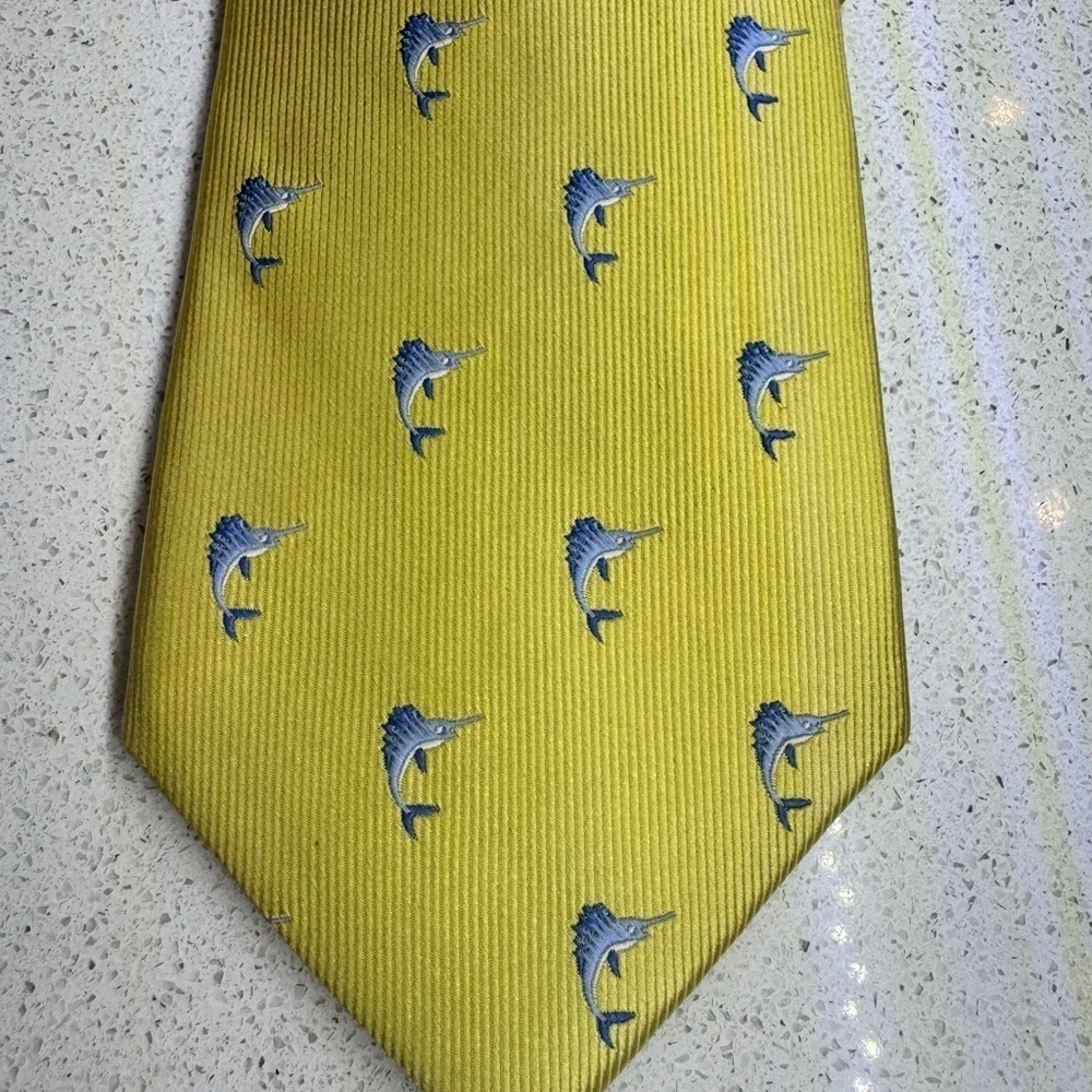 club room yellow blue marlin silk tie